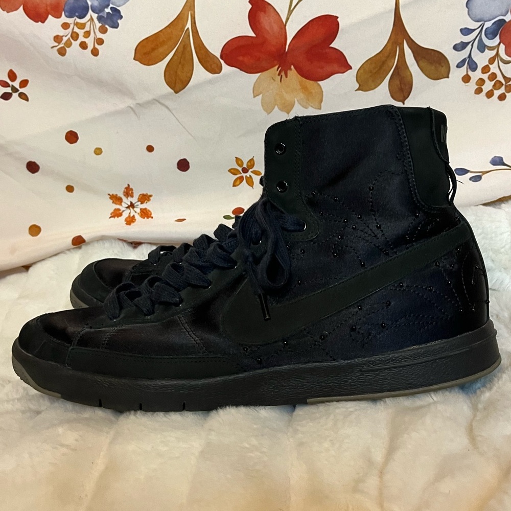 Rare Nike Women’s 11 2006/2007 Silky Beaded Rhinestone Fashion High Top Sneakers